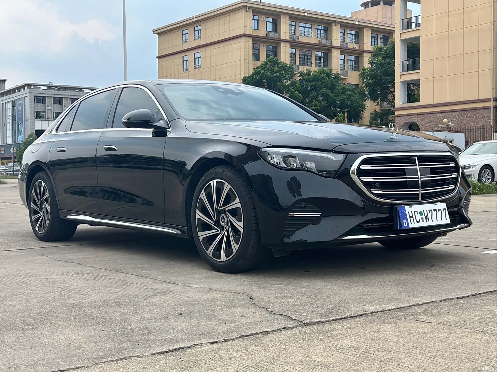 Mercedes-Benz E-Class, 2024 3