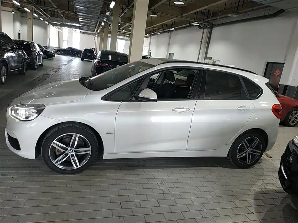 BMW 2 series station wagon