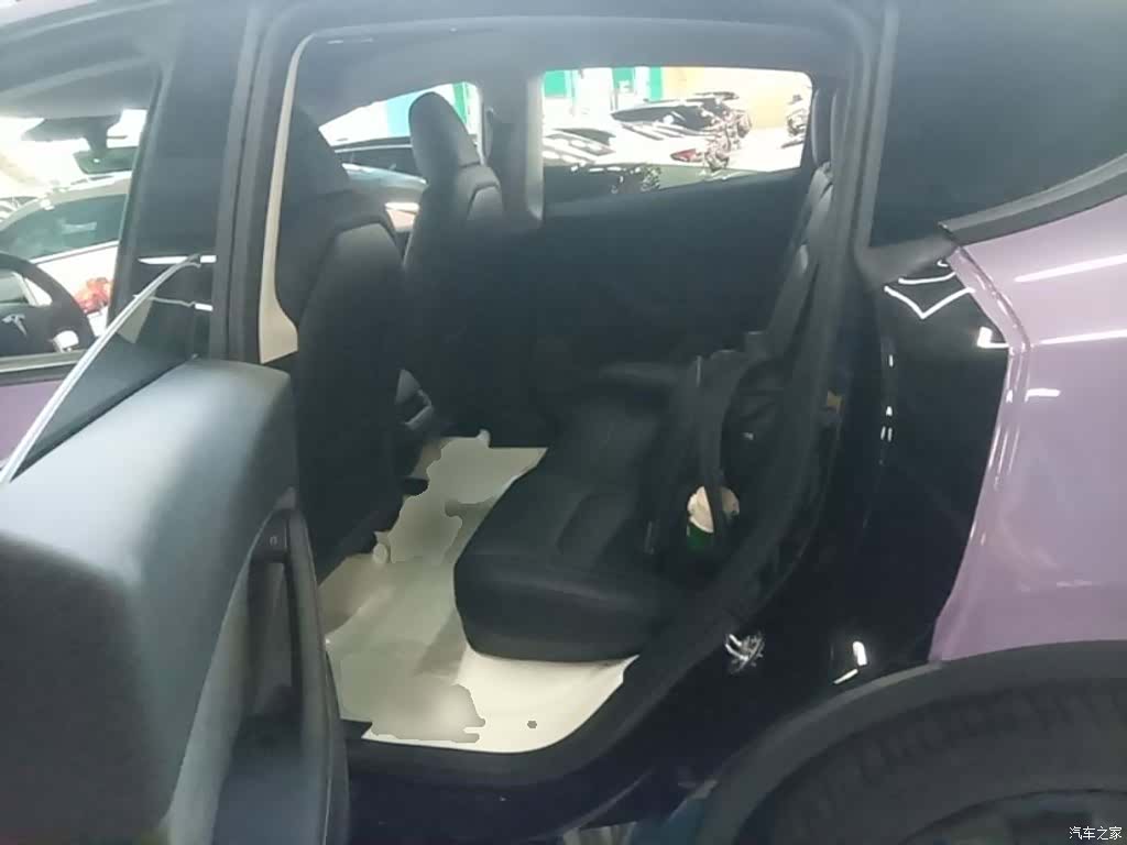 Tesla Model Y, 2023 17