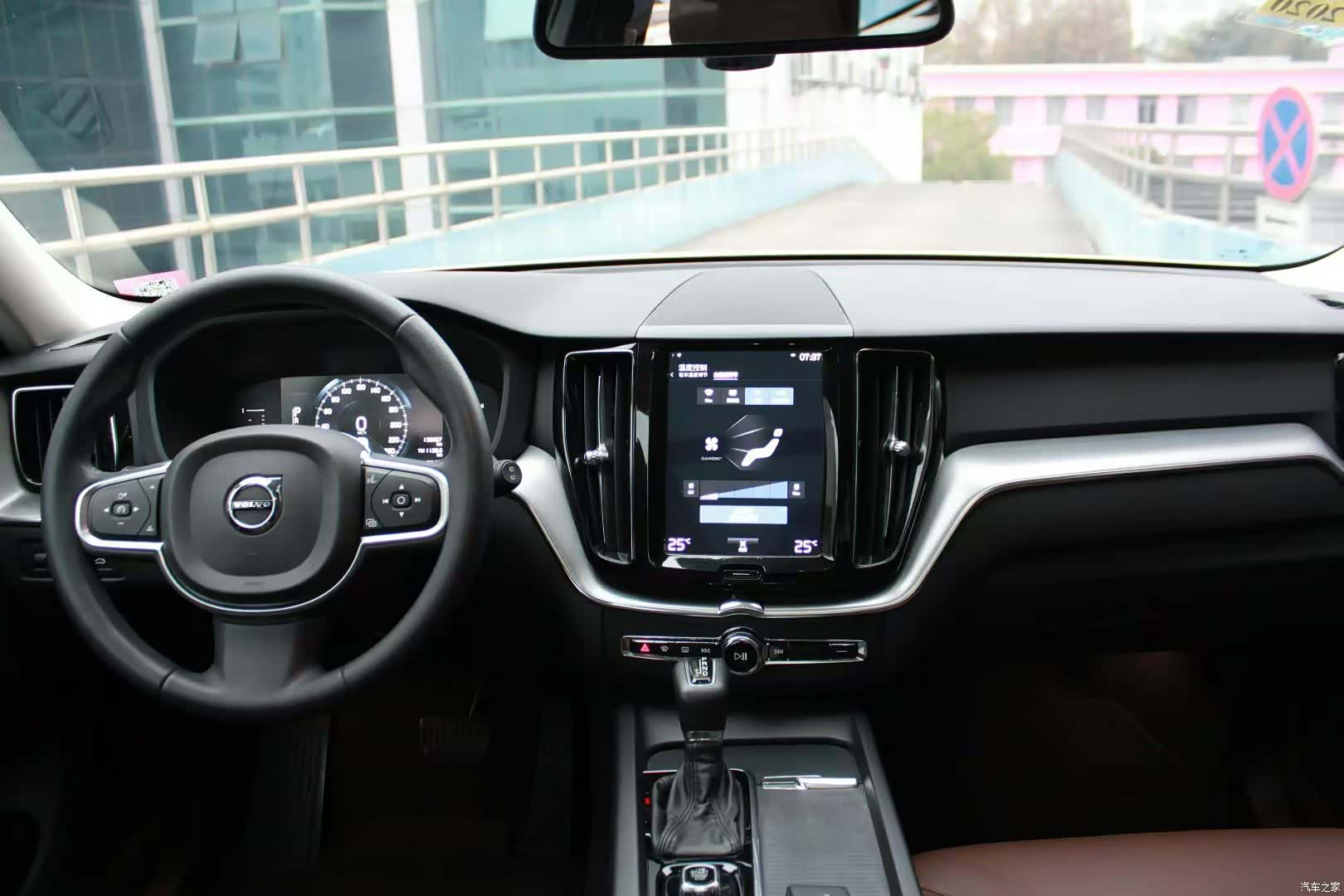 Volvo XC60, 2018 все фото