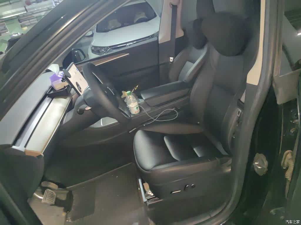 Tesla Model Y, 2023 11