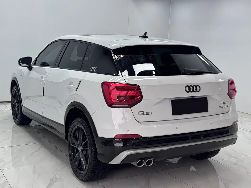 Audi Q2L