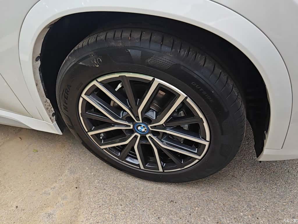 BMW iX1, 2025 14