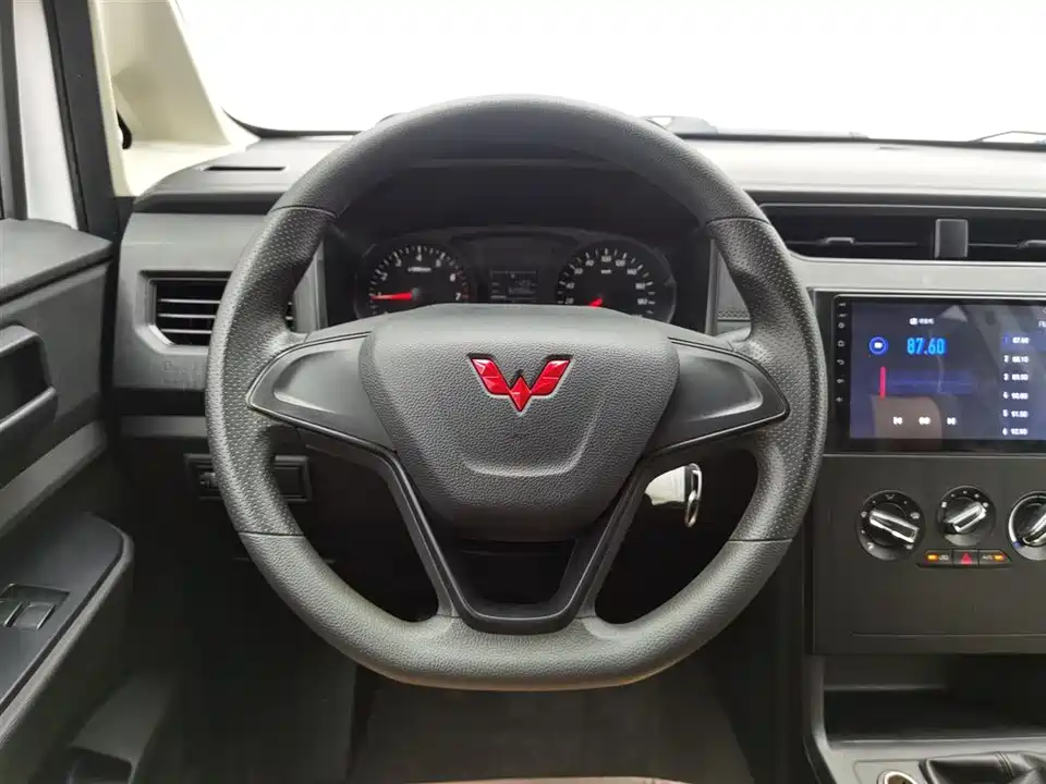 Wuling Wuling Hongguang PLUS