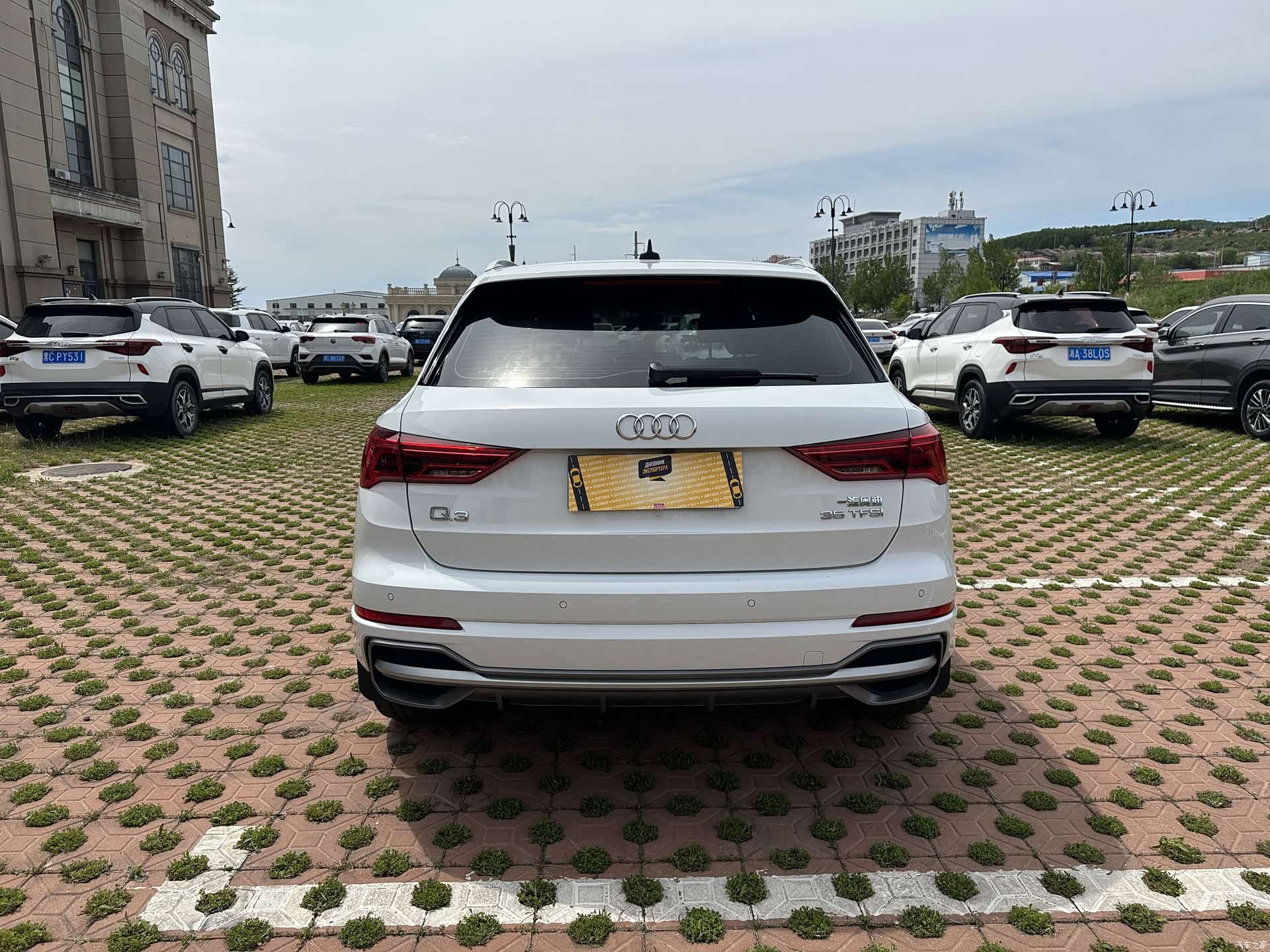 Audi Q3, 2022 все фото