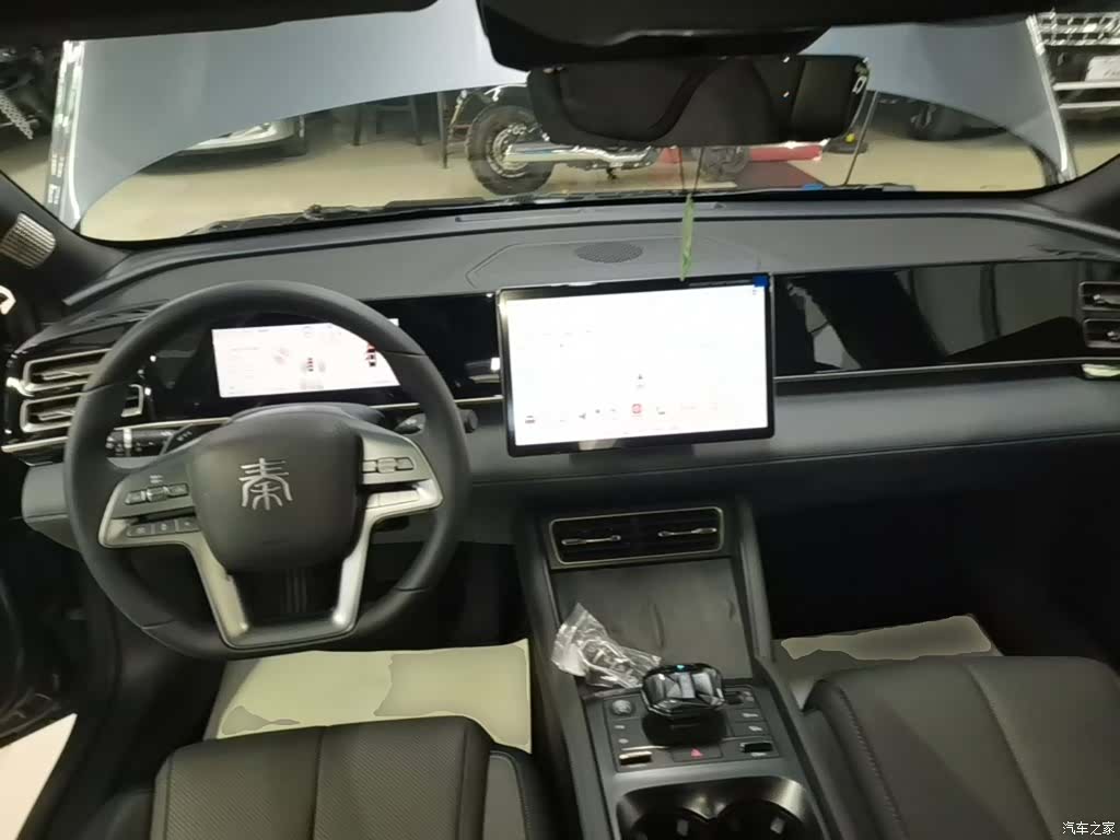 BYD Qin, 2025 10