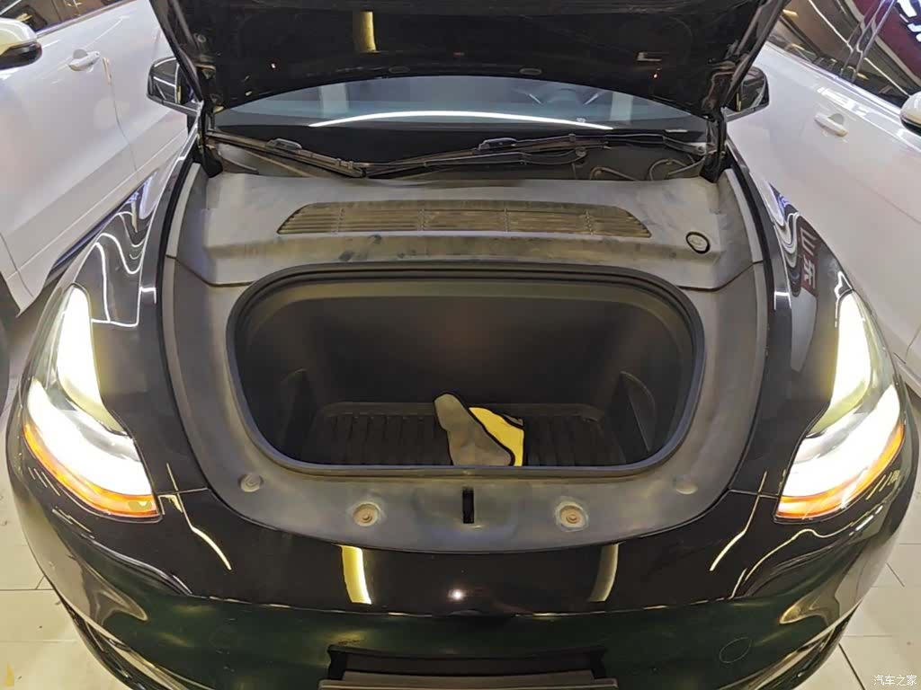Tesla Model Y, 2021 20