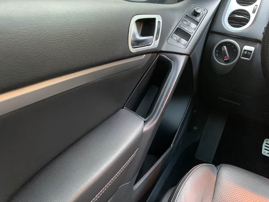 Volkswagen Tiguan 2016, фото 16