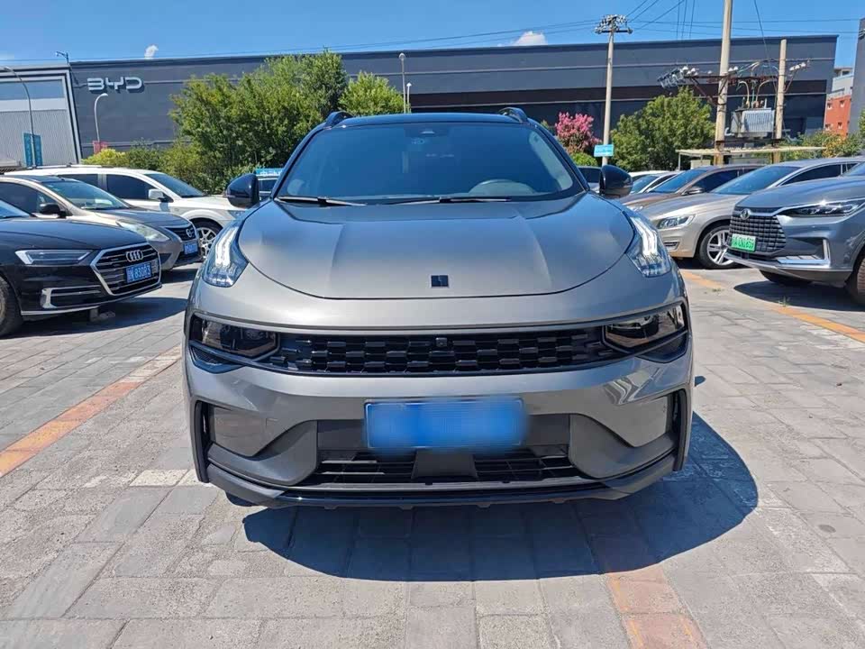 Lynk & Co 01