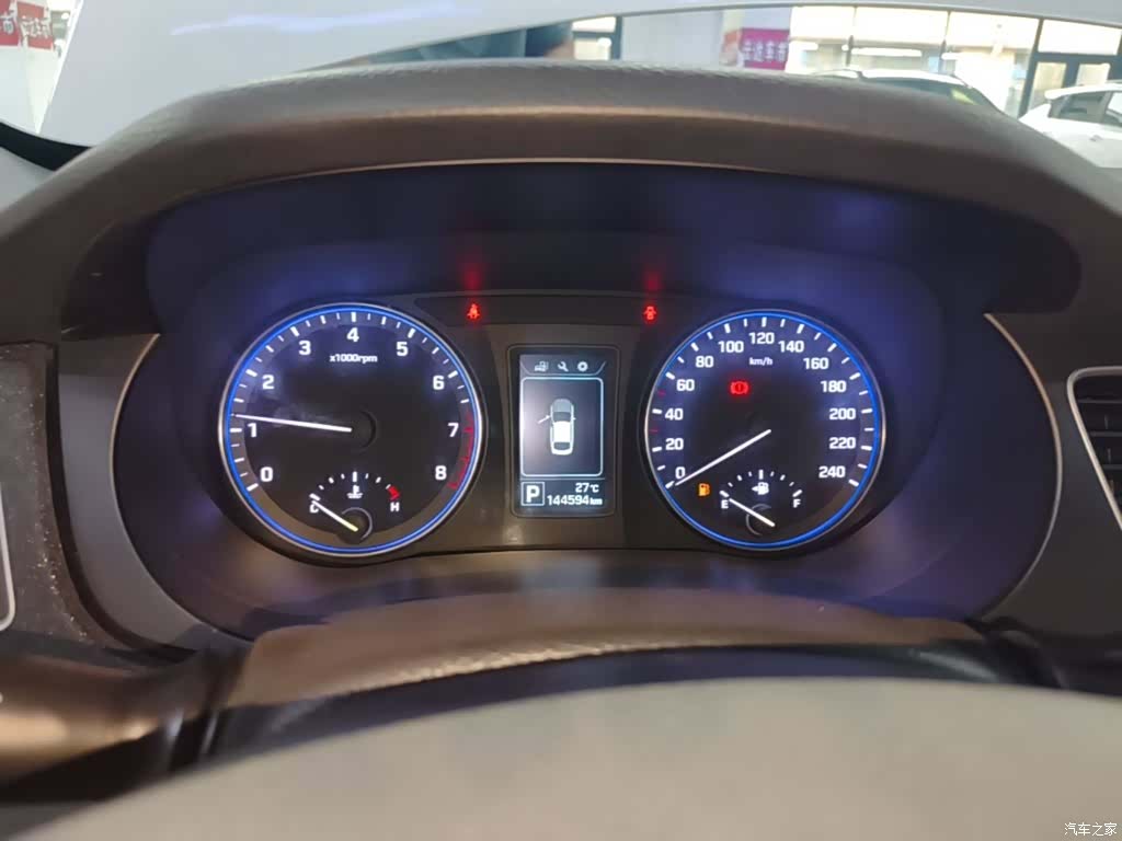 Hyundai GLS, 2015 12