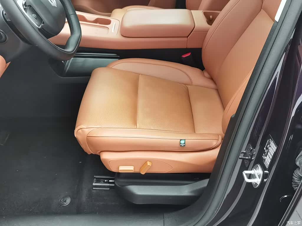 Leapmotor C16, 2024 20