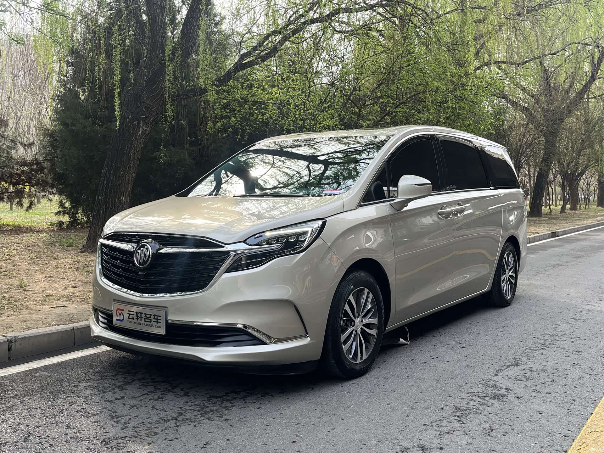 Buick GL8, 2022 1