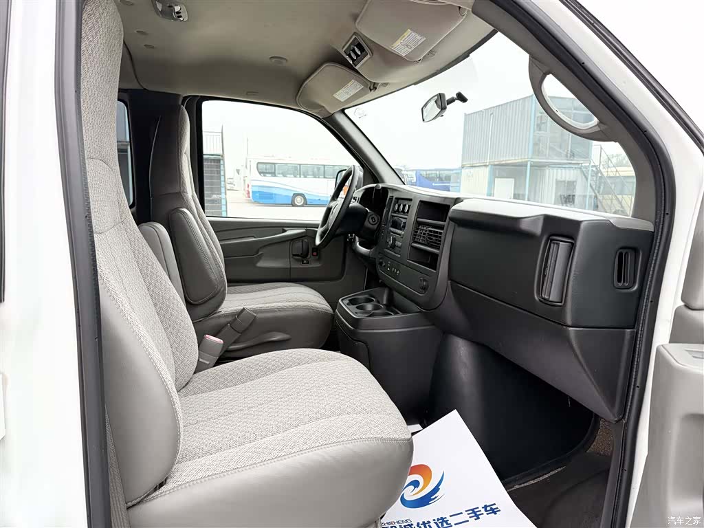 GMC SAVANA, 2015 все фото