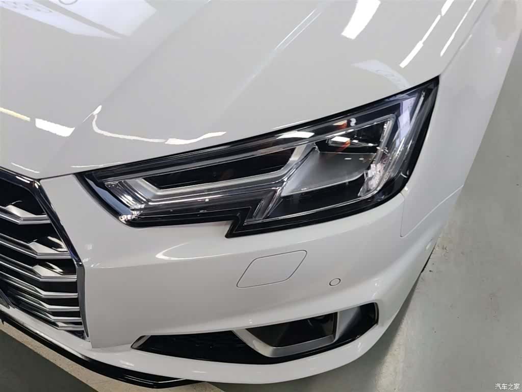 Audi A4L, 2019 24