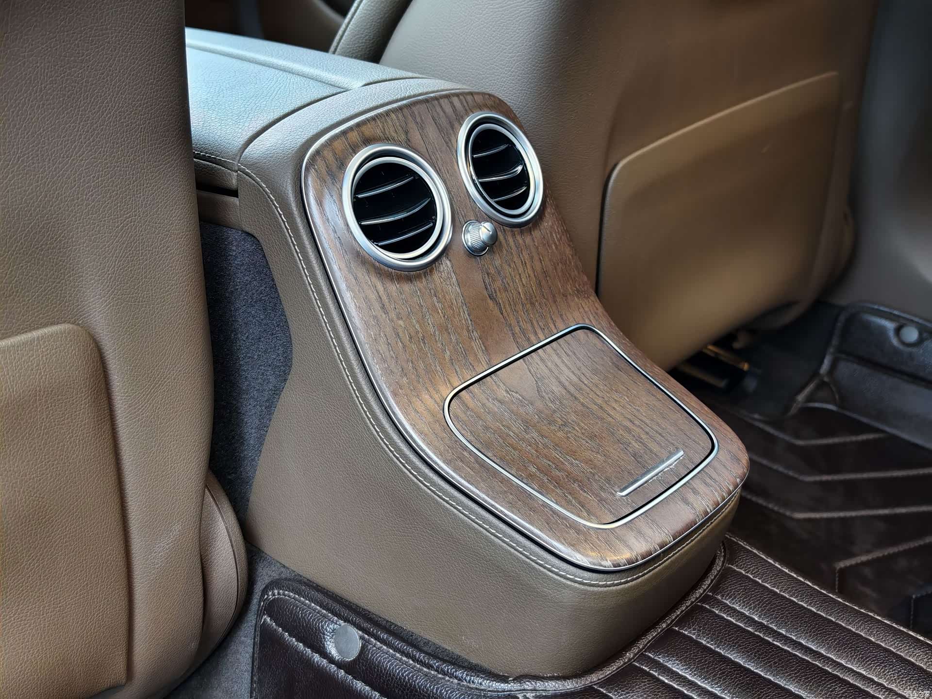 Mercedes-Benz E-Class, 2023 17