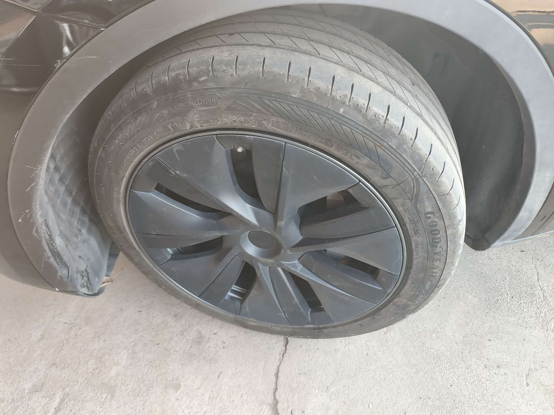 Tesla Model Y, 2024 9