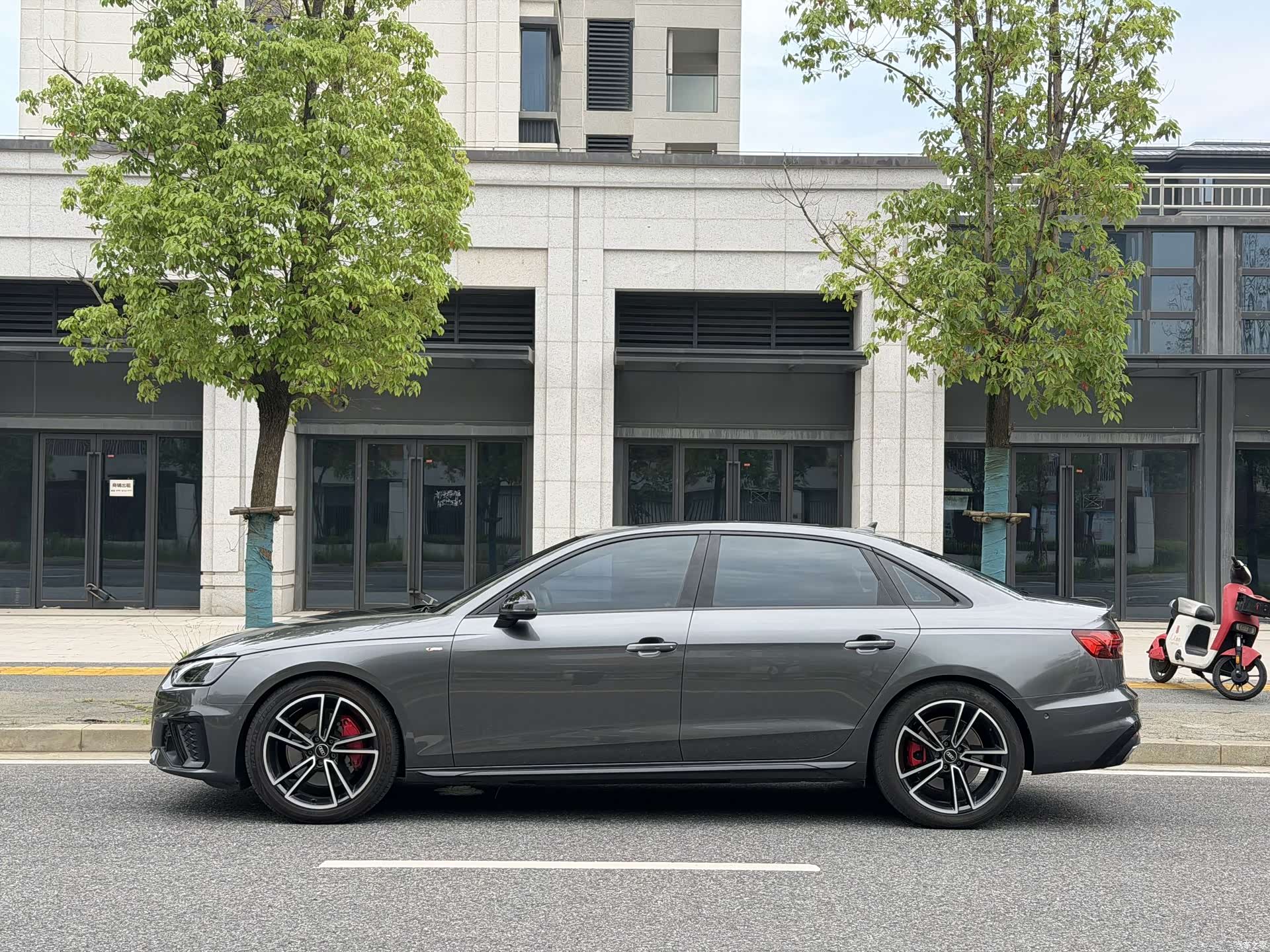 Audi A4L, 2024 3