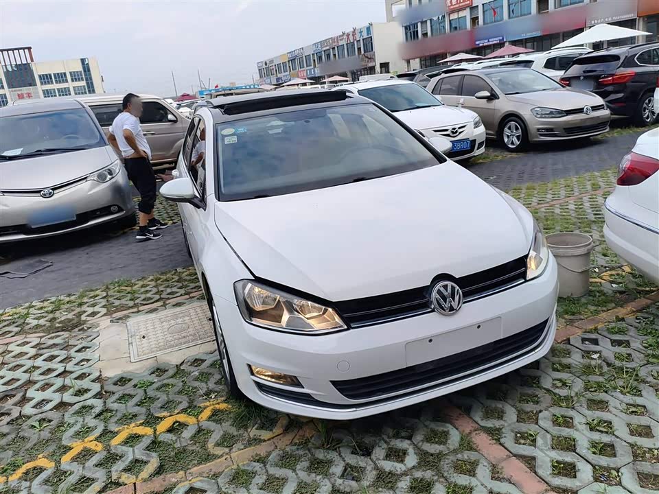 Volkswagen golf