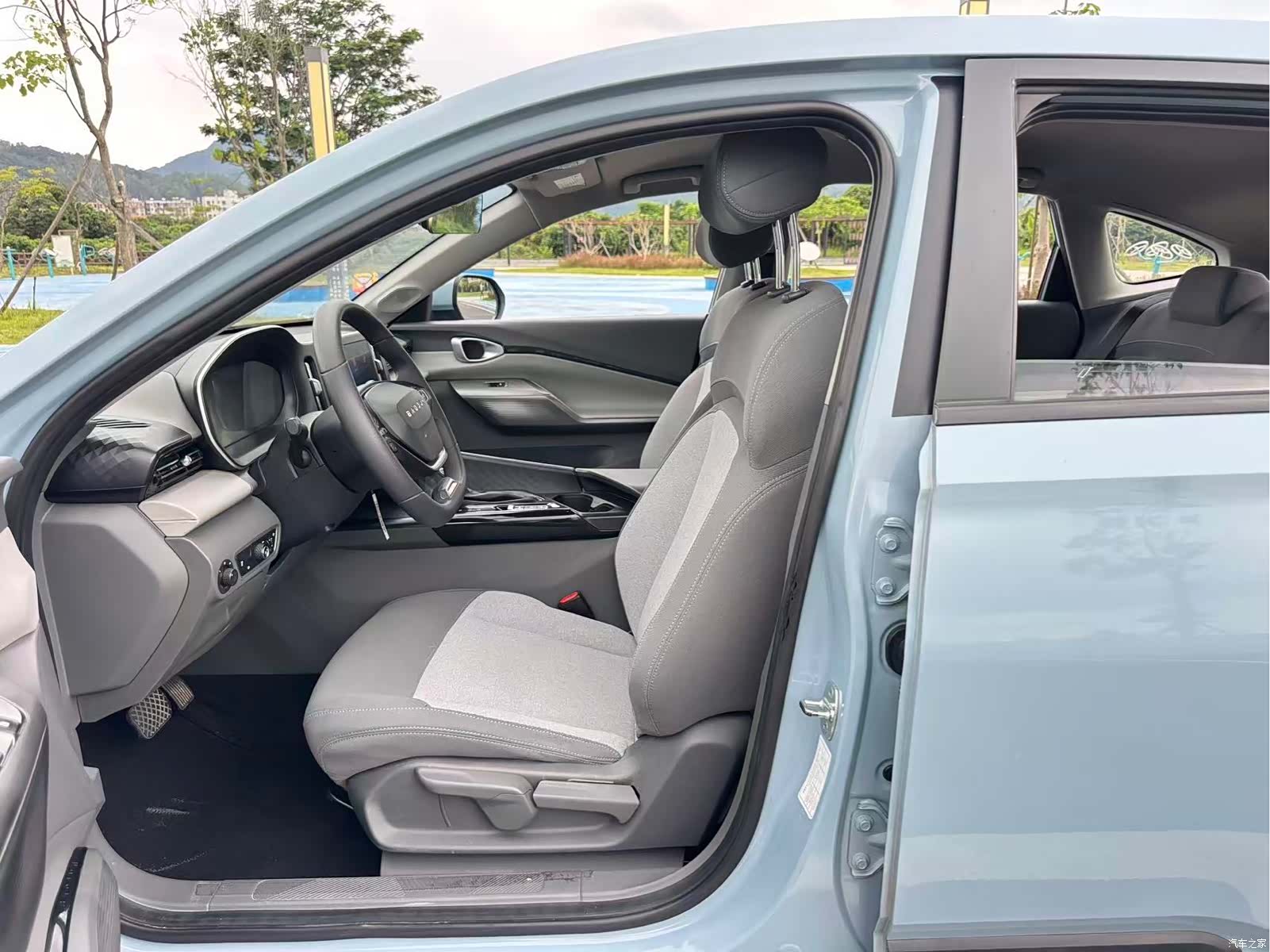 Wuling RC-5, 2021 7