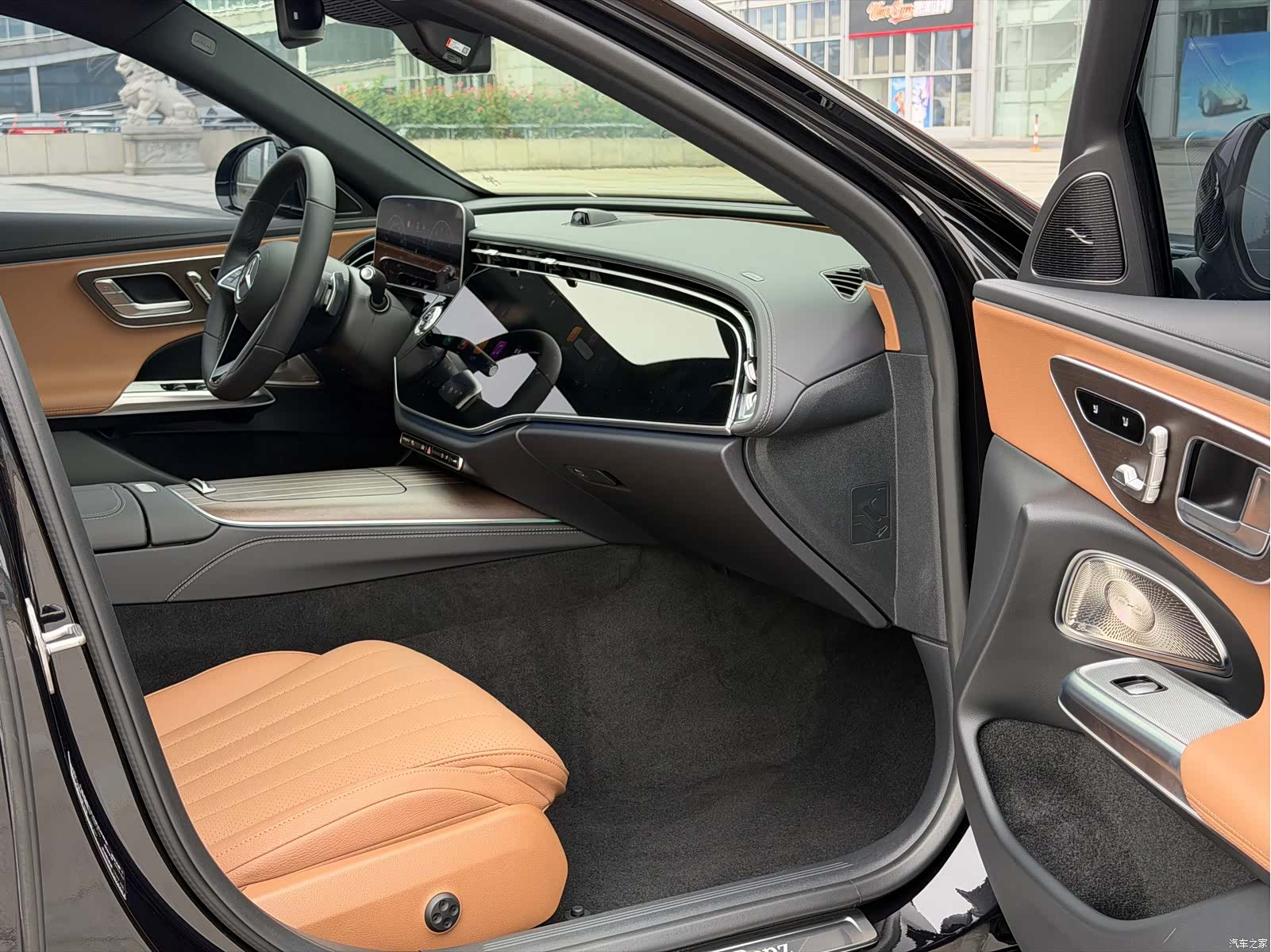 Mercedes-Benz E-Class, 2024 13