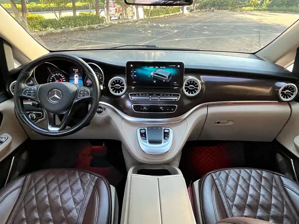 Mercedes-Benz V-class