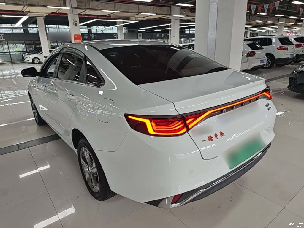 Geely Emgrand, 2023 все фото