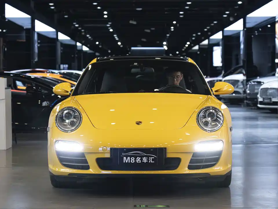 Porsche 911