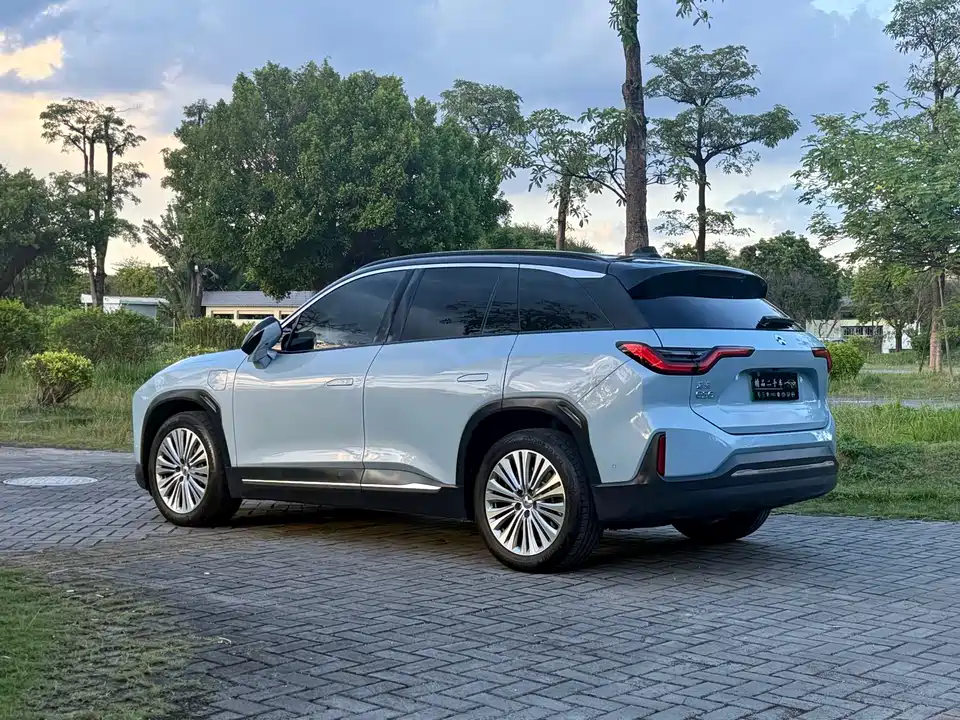 NIO ES6