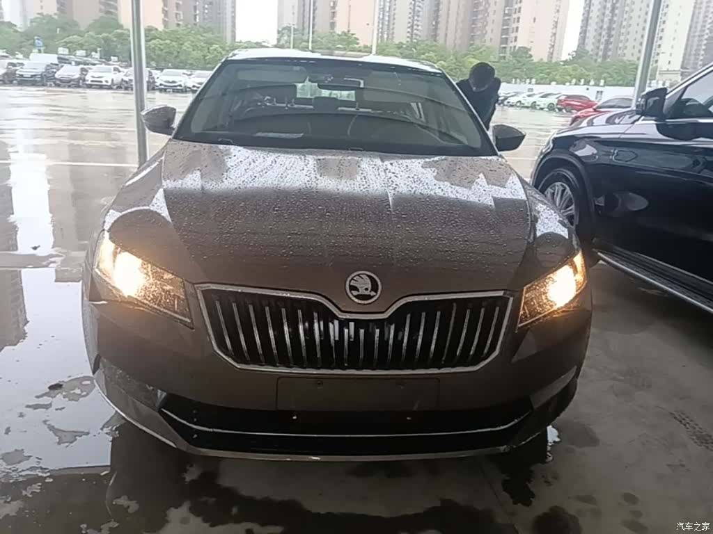 Skoda Superb, 2018 3