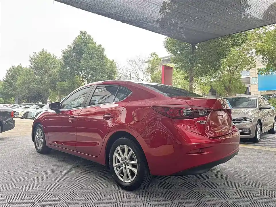 Mazda 3 Angkesaila