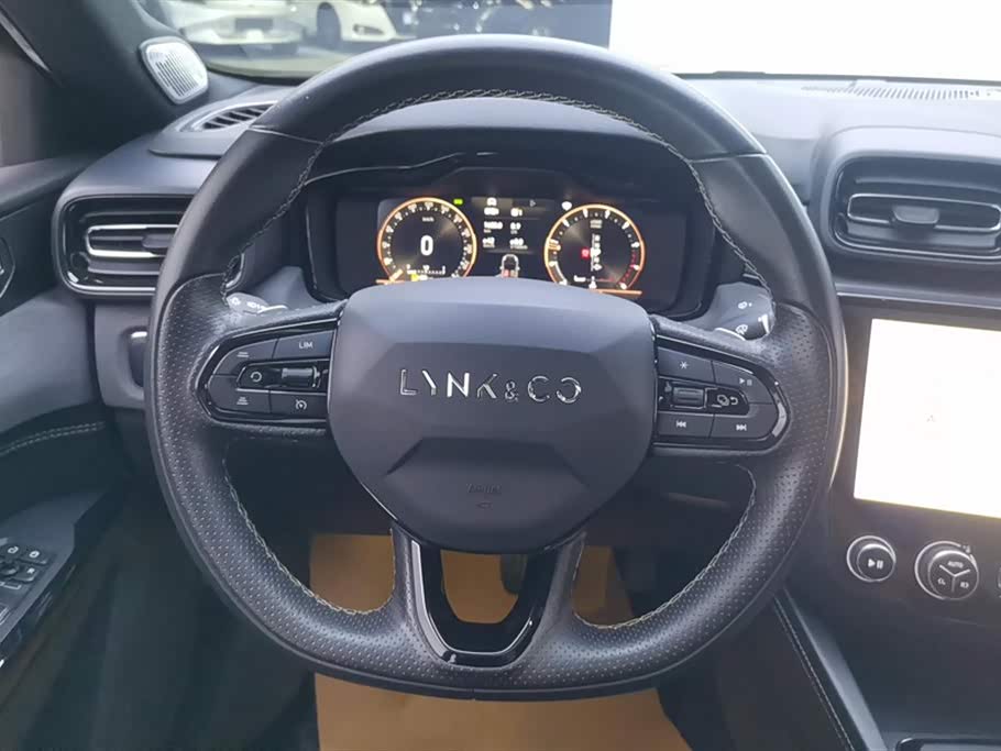 Lynk & Co 03 Lynk & Co 03