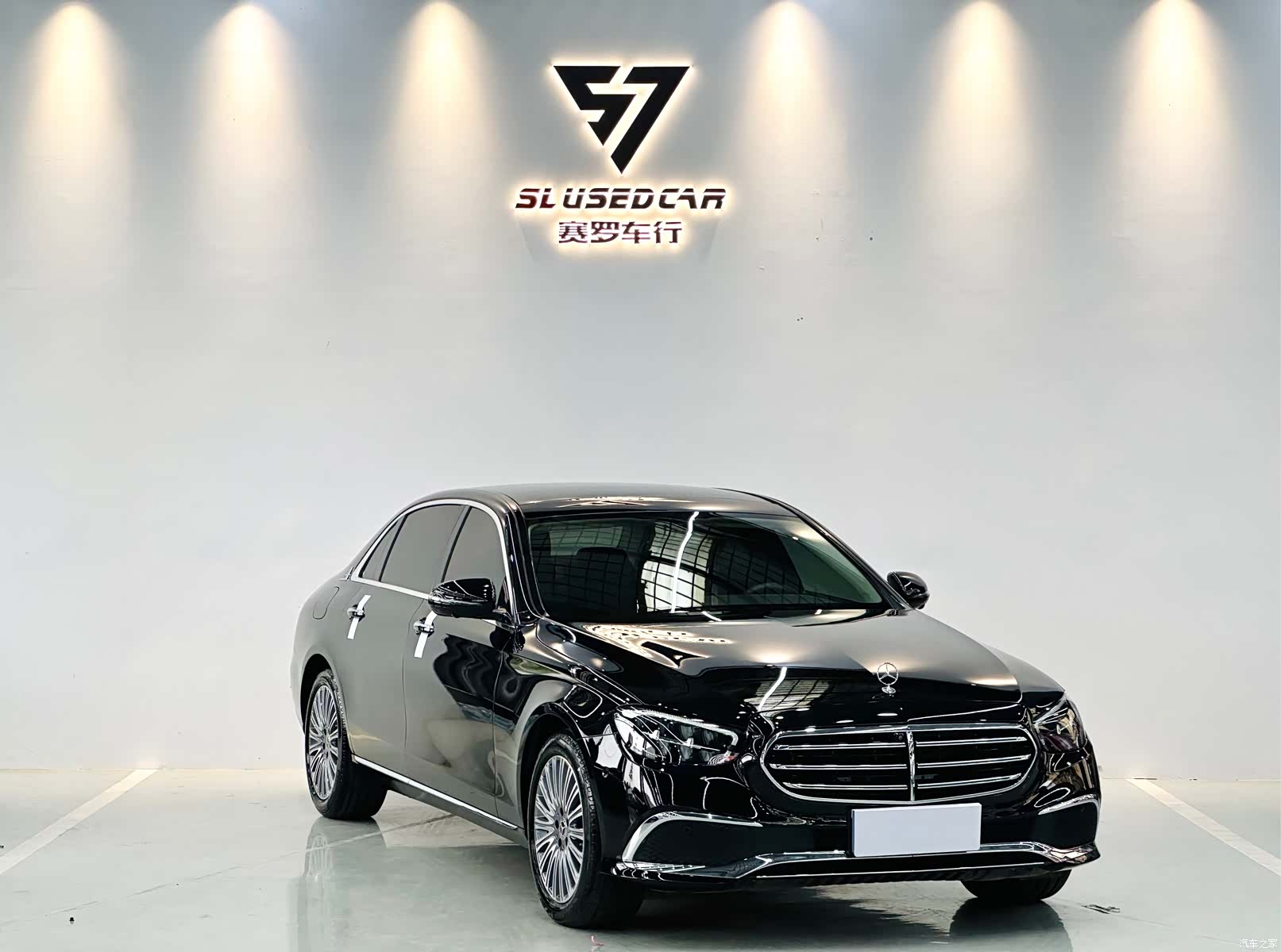 Mercedes-Benz E-Class, 2023 3
