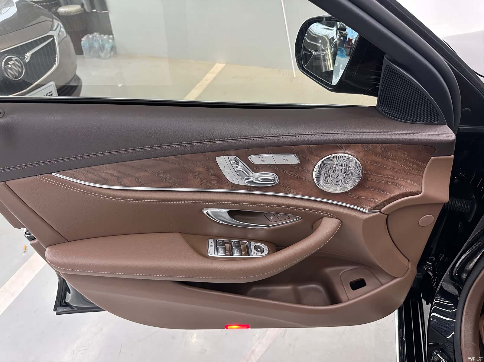 Mercedes-Benz E-Class, 2023 19