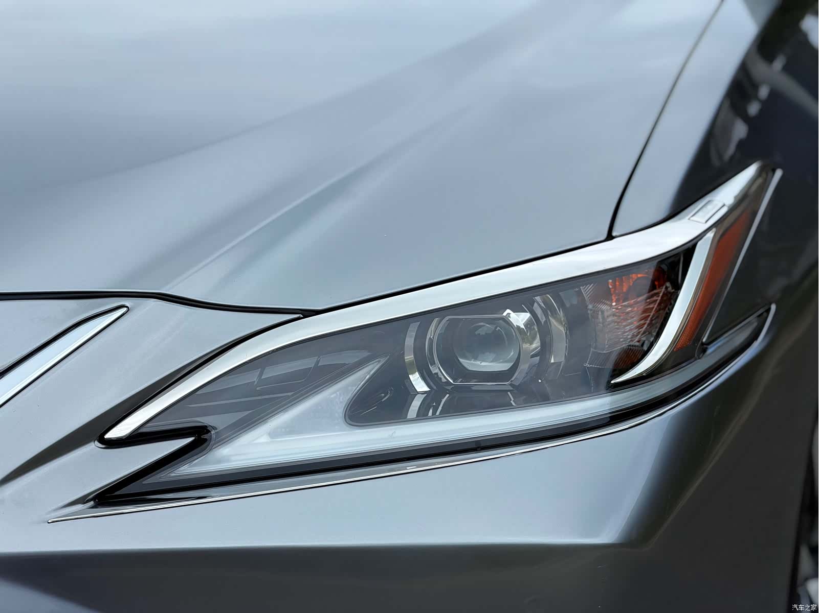Lexus ES, 2021 4