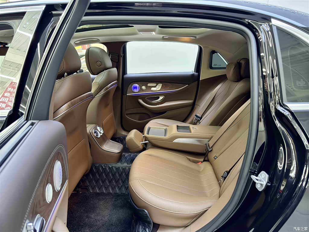 Mercedes-Benz E-Class, 2023 6