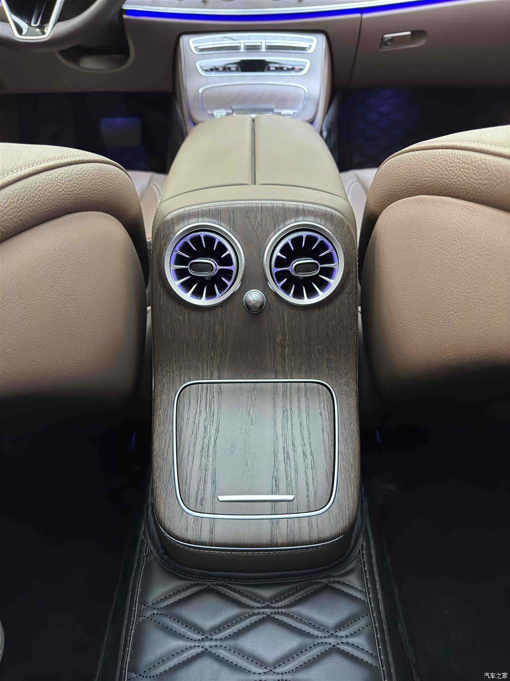 Mercedes-Benz E-Class, 2023 9