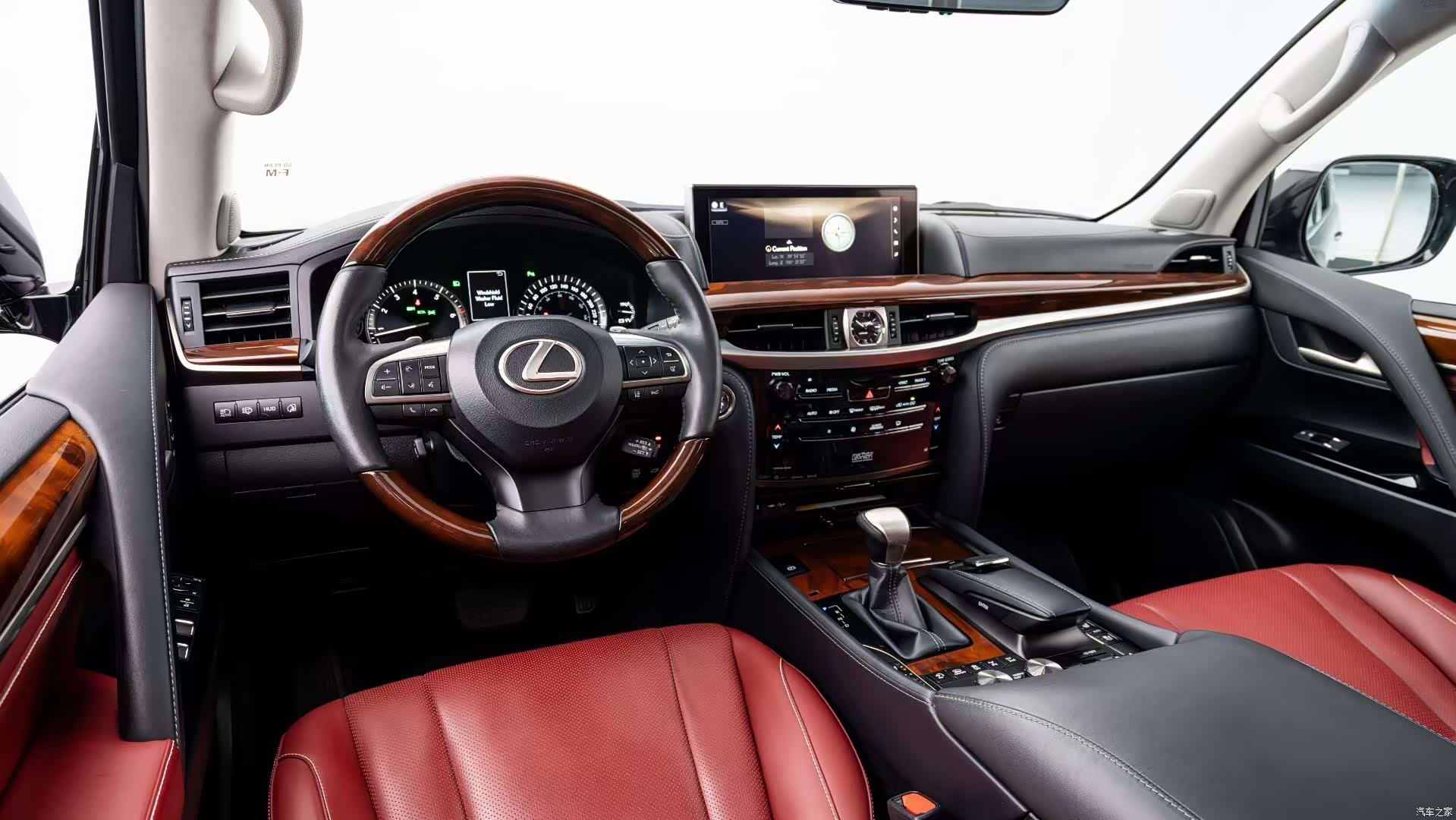 Lexus LX, 2025 3