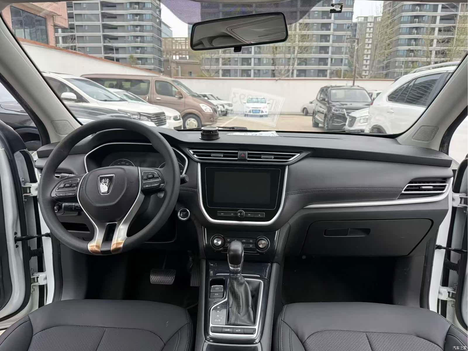 Roewe RX3, 2019 8
