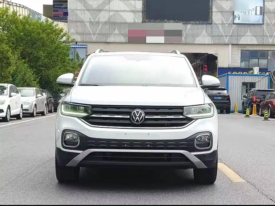 Volkswagen Exploring the shadow