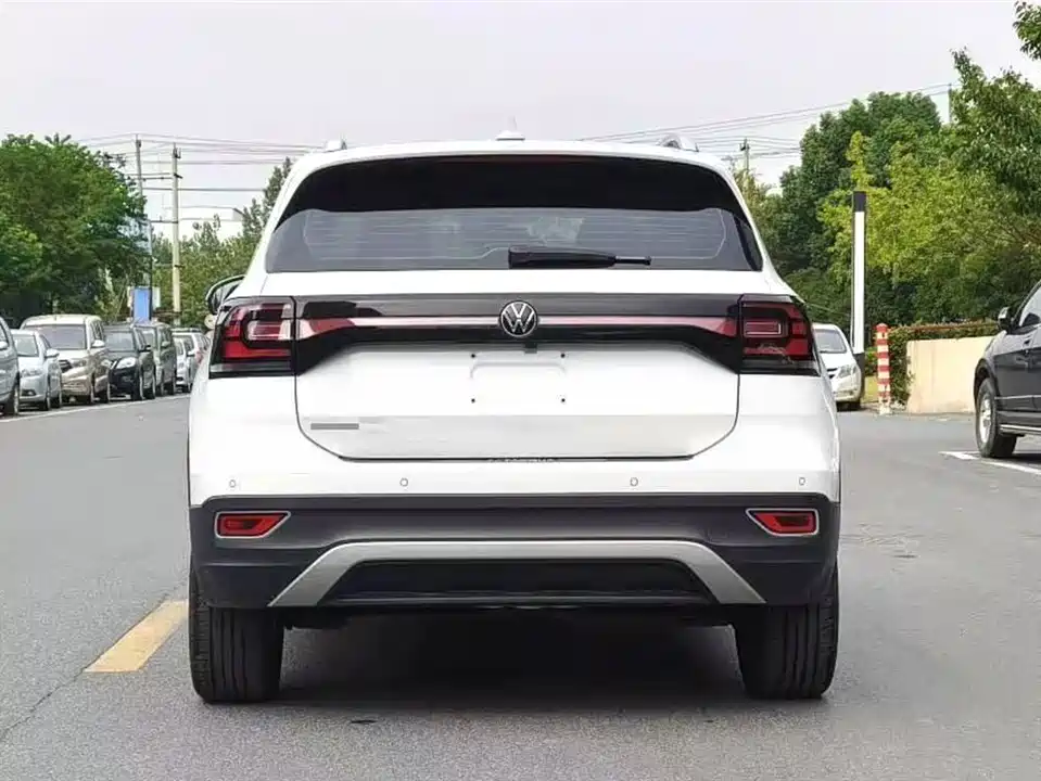 Volkswagen Exploring the shadow