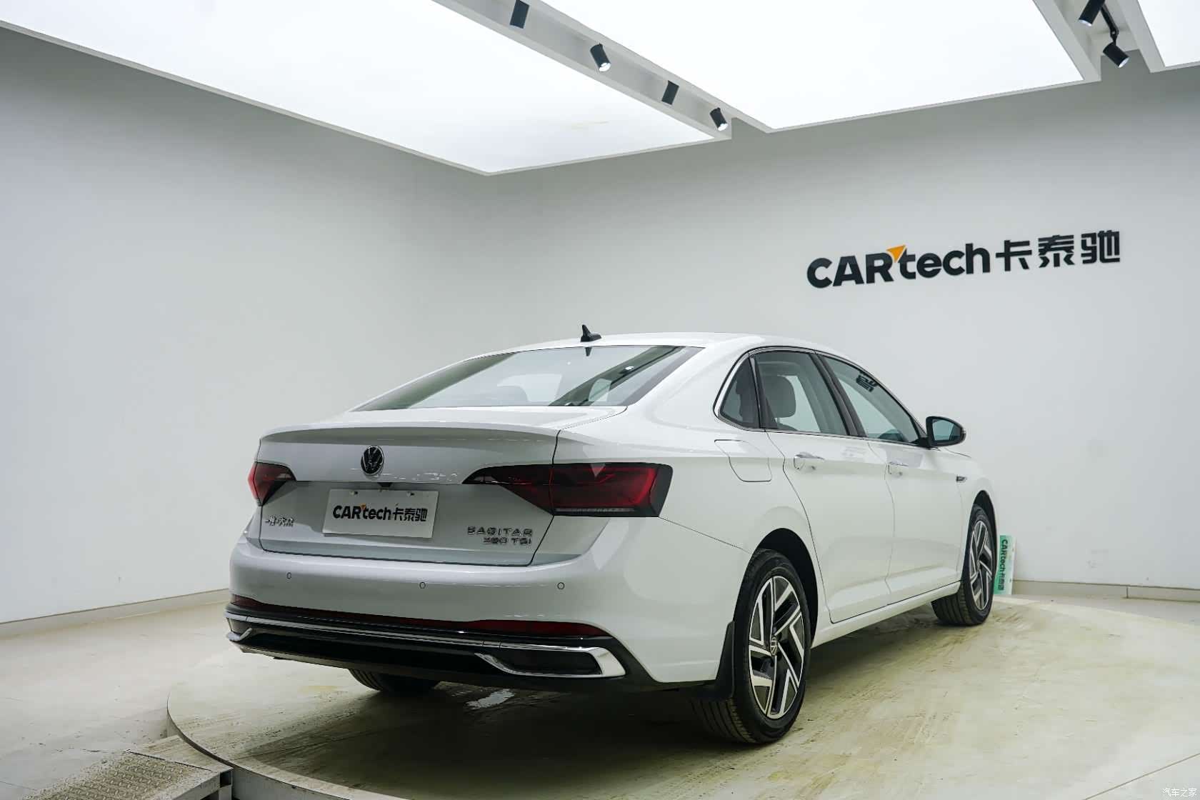 Volkswagen Sagitar, 2022 20