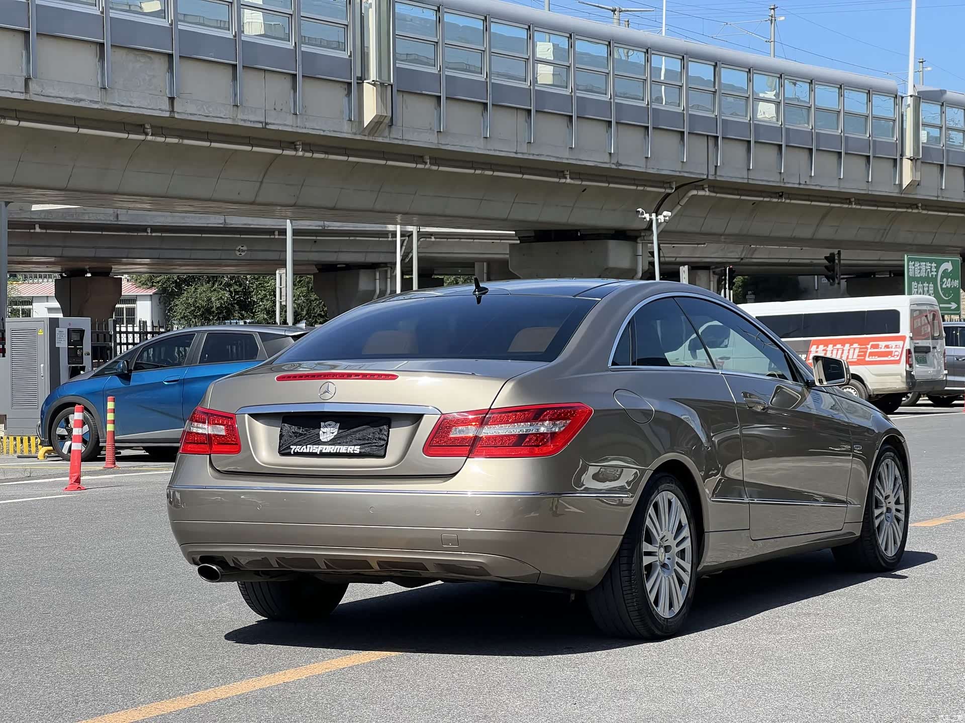 Mercedes-Benz E-Class, 2011 13