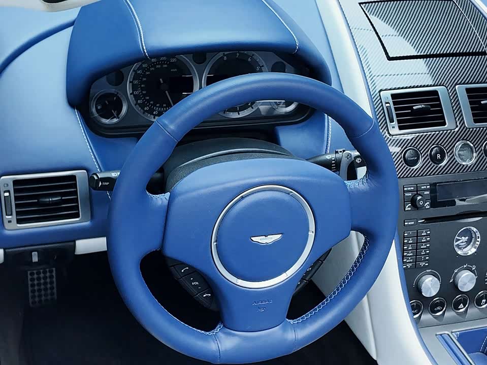 Aston Martin V8 Vantage