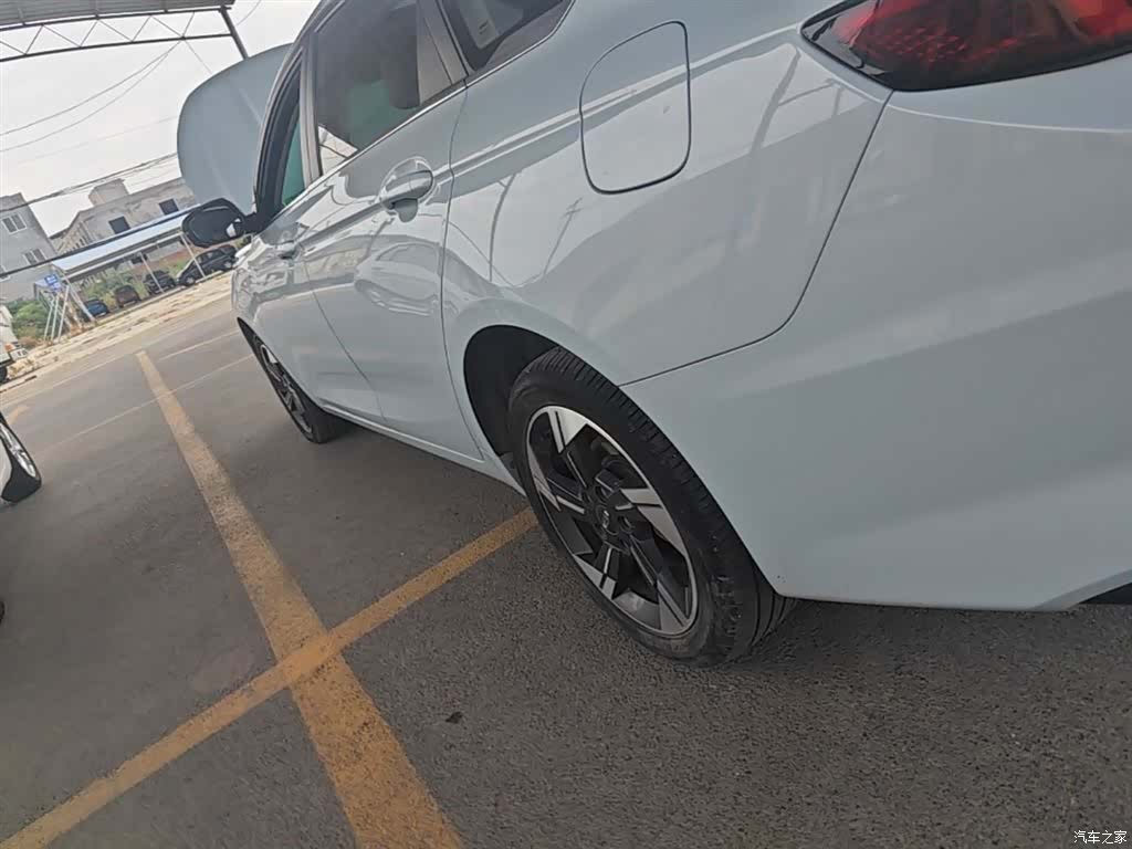Geely Emgrand, 2023 22