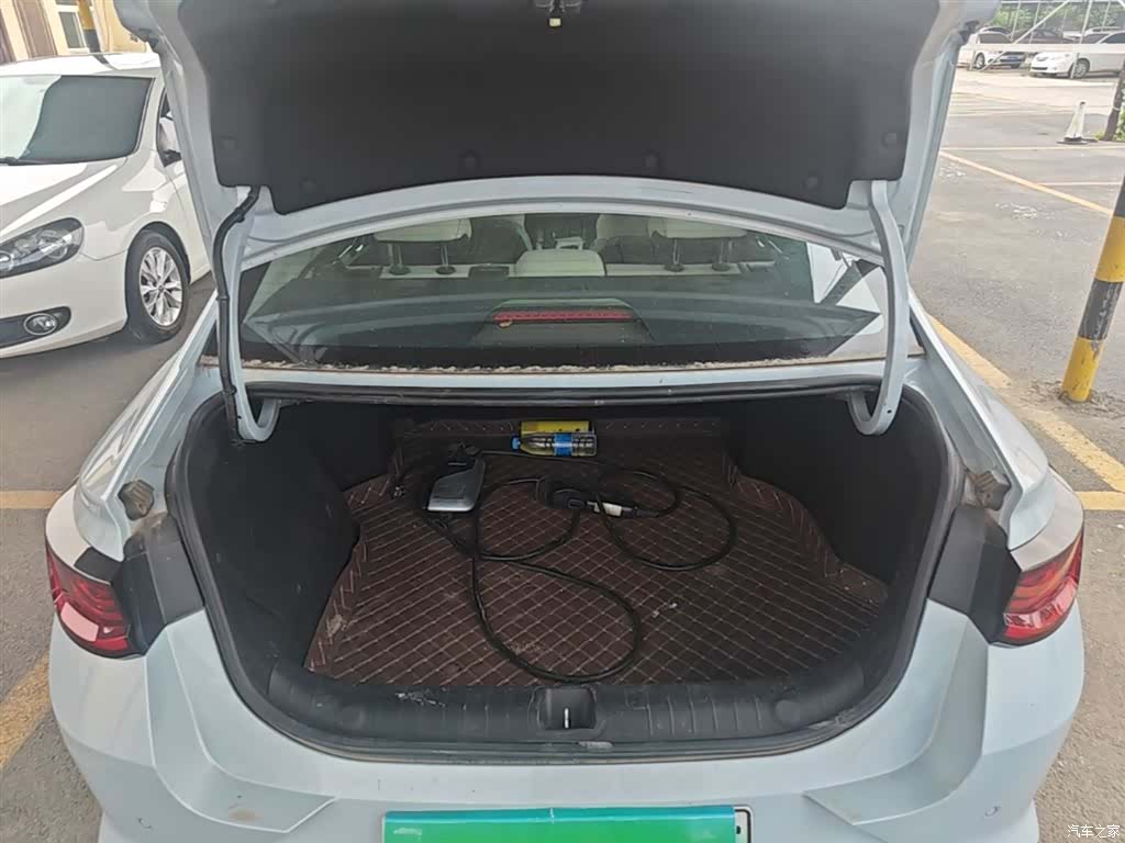 Geely Emgrand, 2023 19