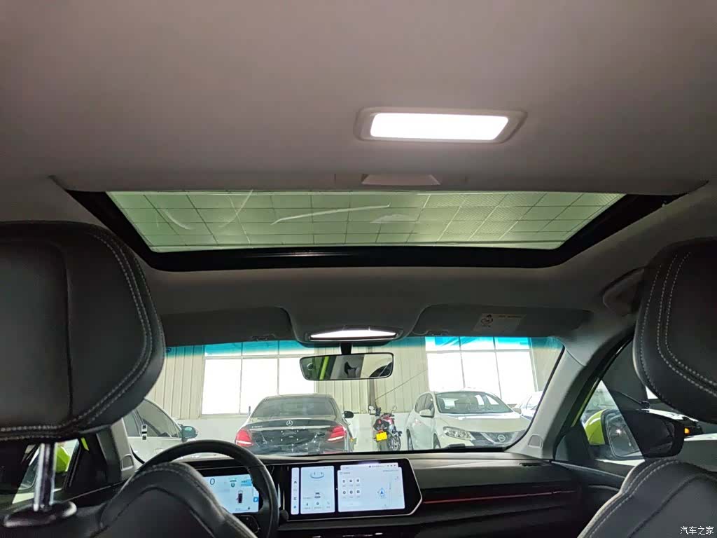 Geely Binray, 2023 14