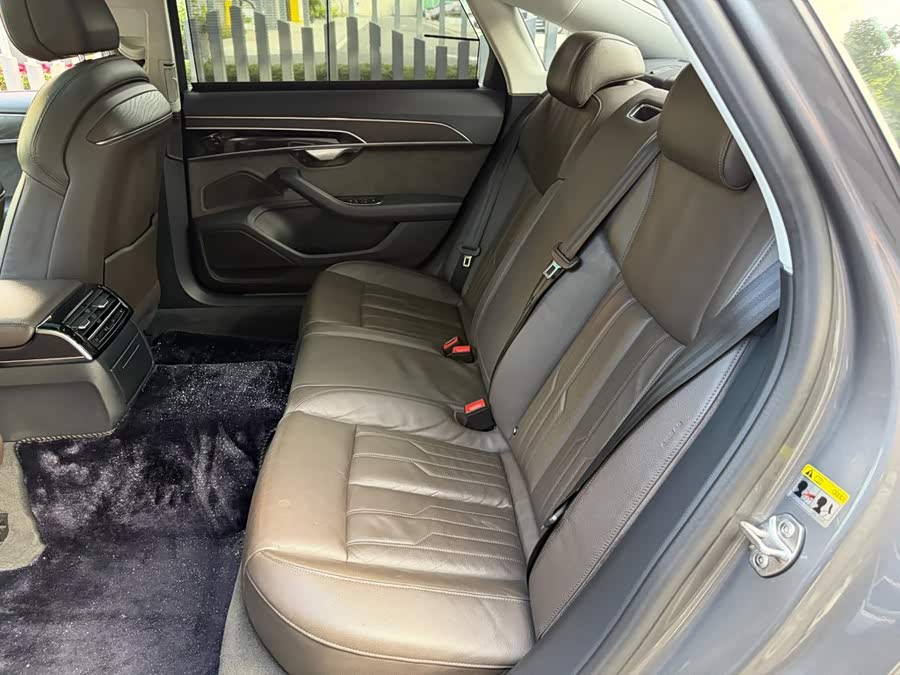 Audi A8 2019, фото 12