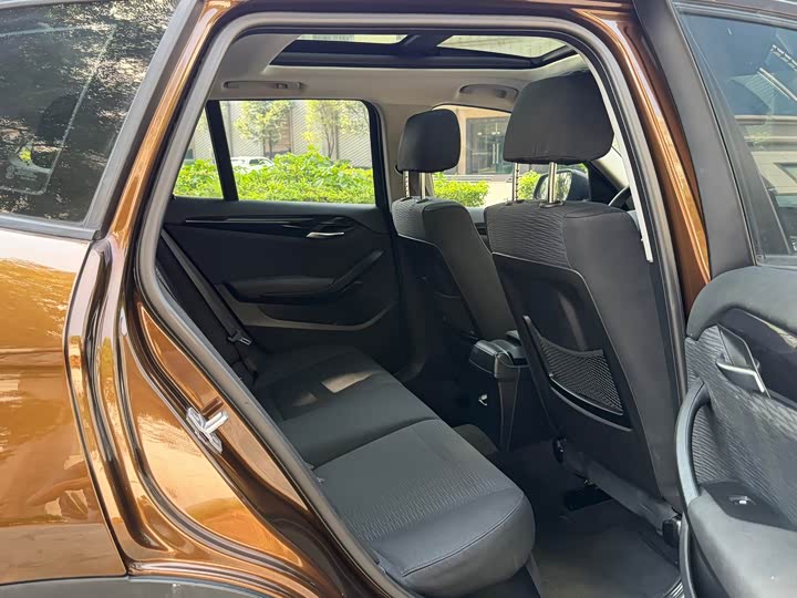 BMW X1 2015 sDrive18i shi shang jin ji ban