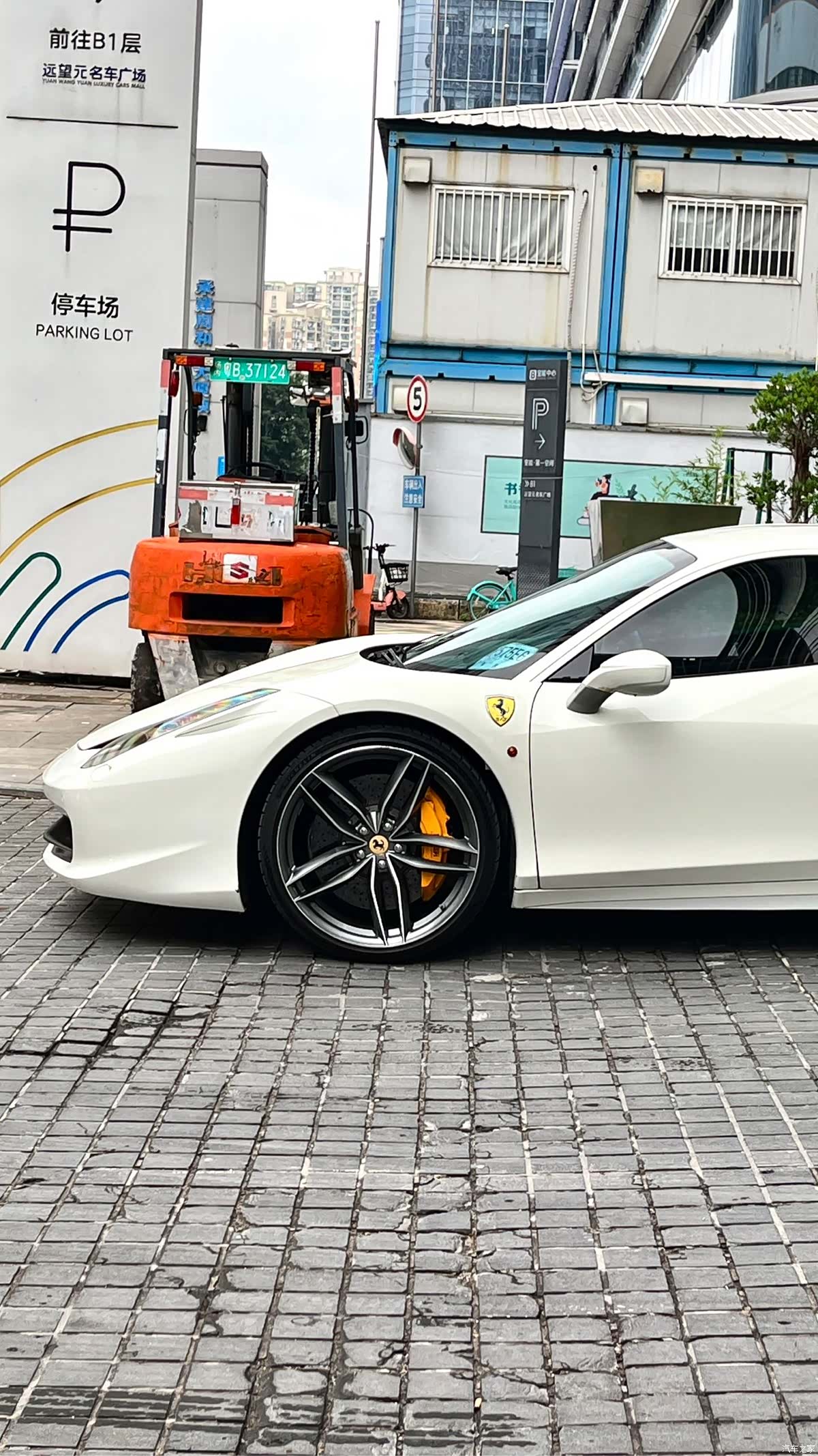 Ferrari 458, 2013 6