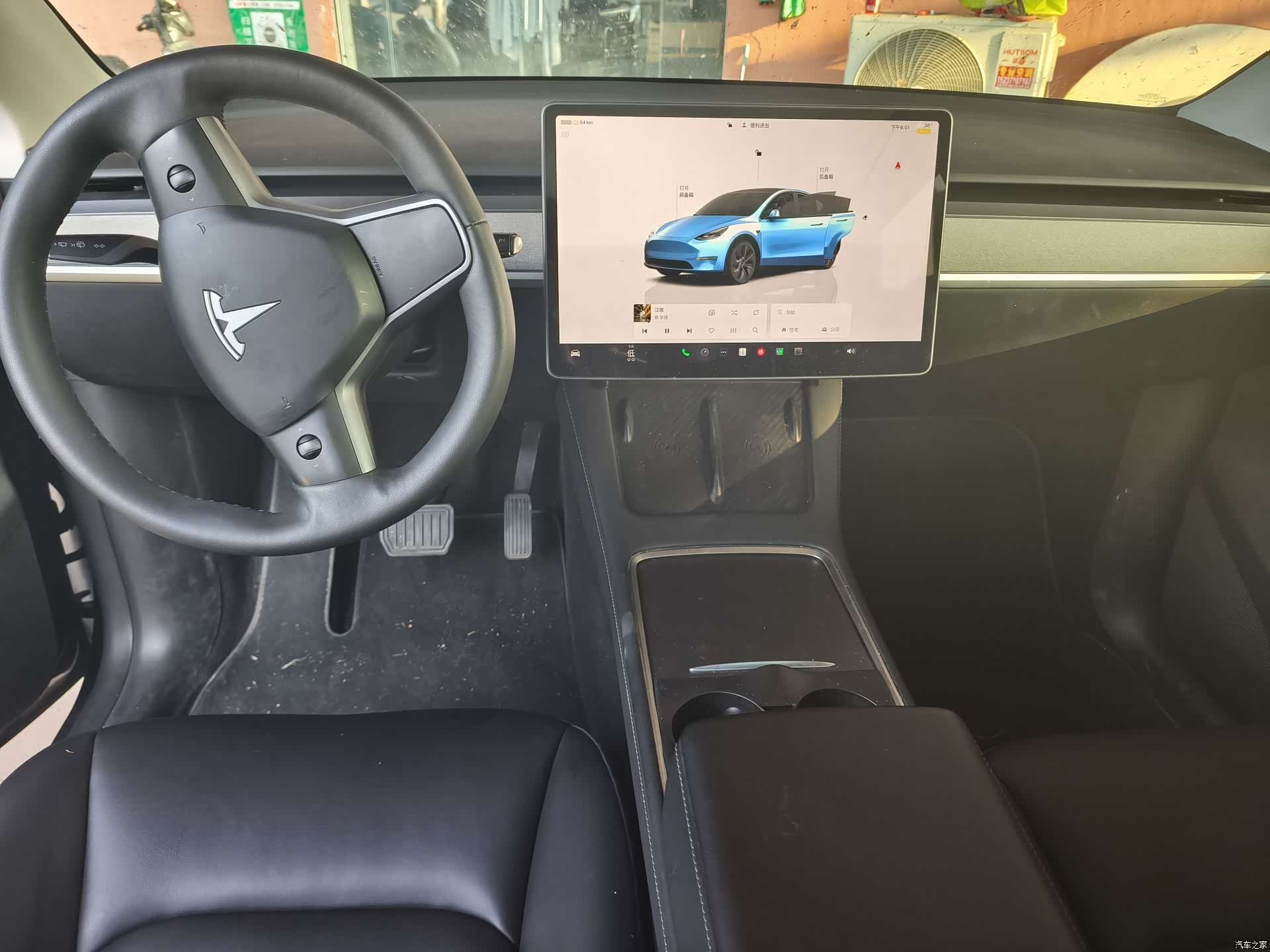 Tesla Model Y, 2024 6